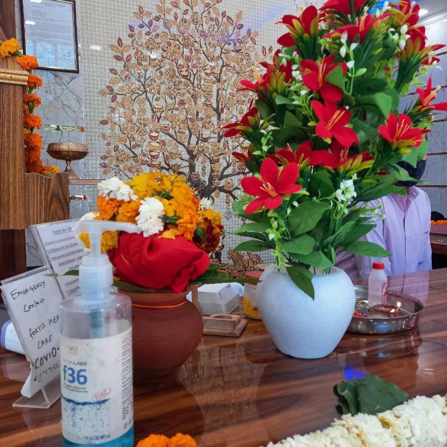 Hotel Fabulous - Delhi International Airport ニューデリー エクステリア 写真