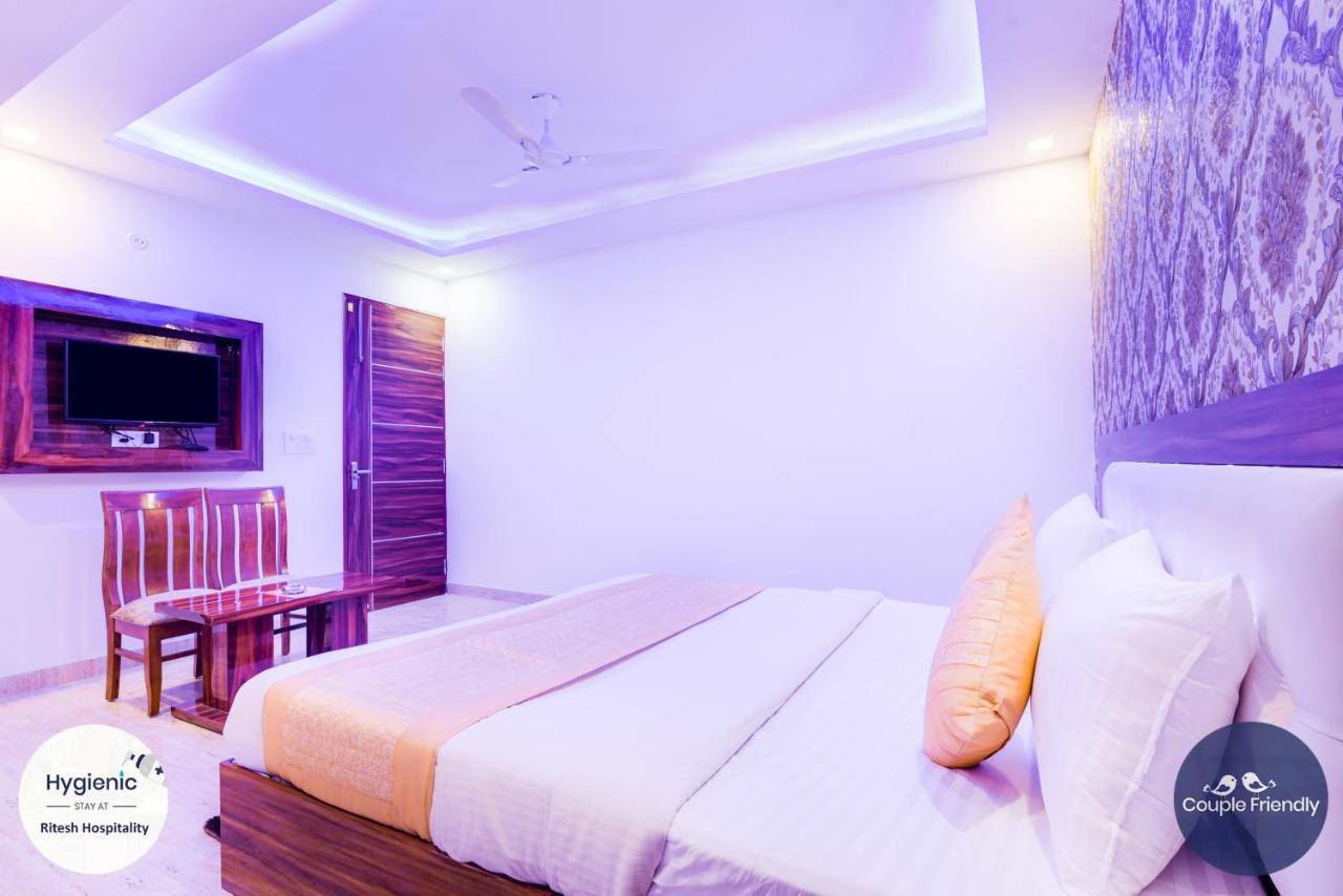 Hotel Fabulous - Delhi International Airport ニューデリー エクステリア 写真
