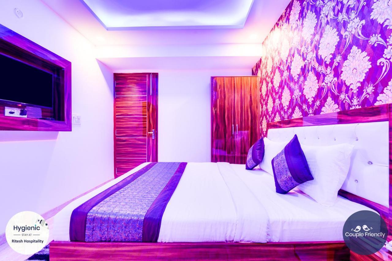 Hotel Fabulous - Delhi International Airport ニューデリー エクステリア 写真