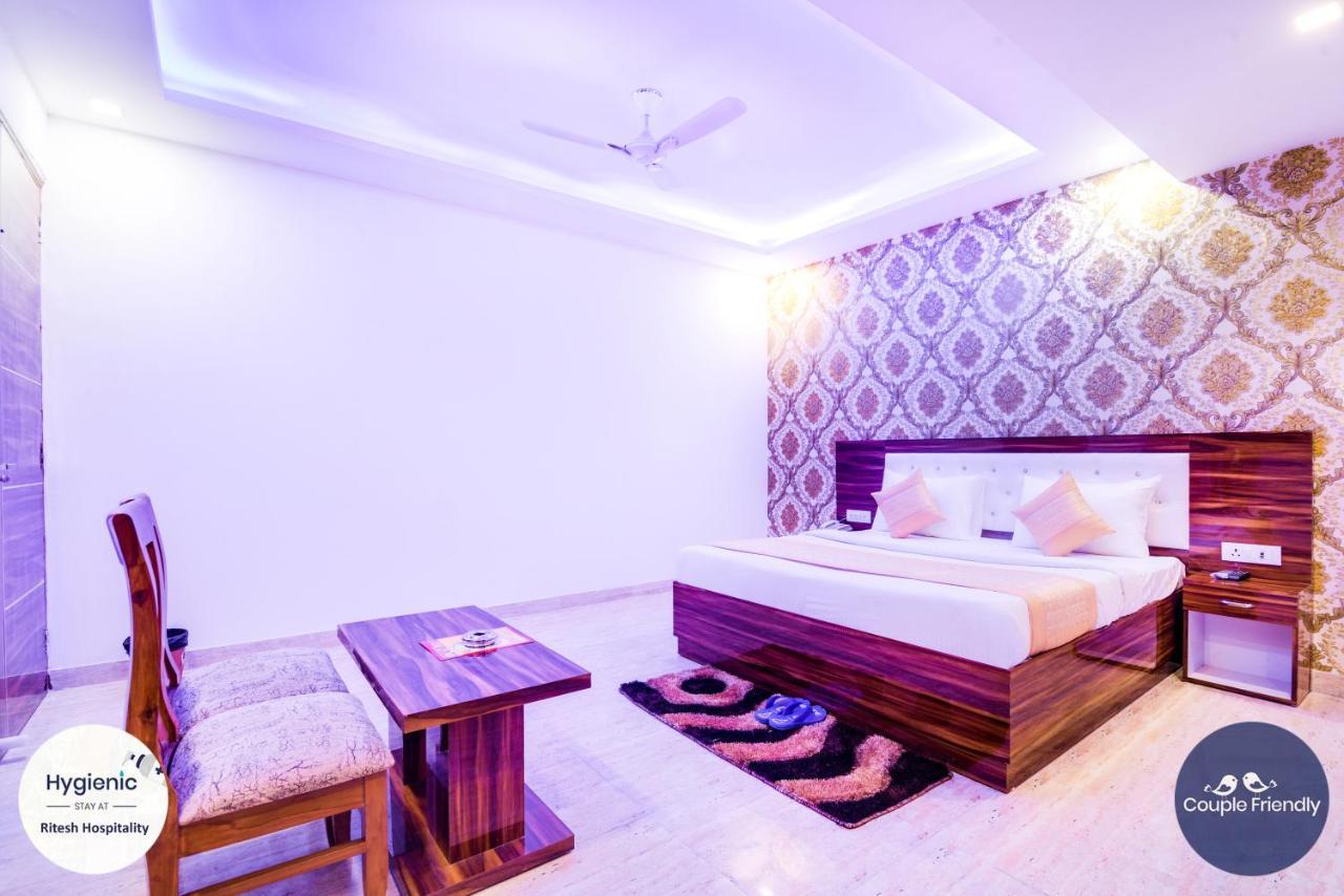 Hotel Fabulous - Delhi International Airport ニューデリー エクステリア 写真